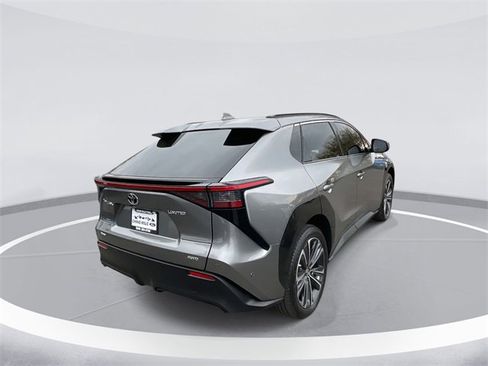 Used 2024 Toyota bZ4X Limited image 5