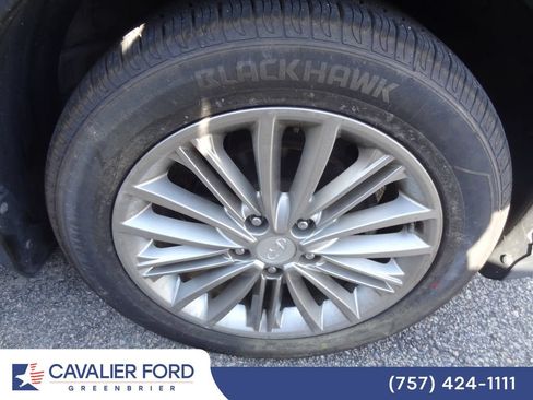 Used 2018 Hyundai Kona SEL w/ SEL Tech Package 02 FWD image 9