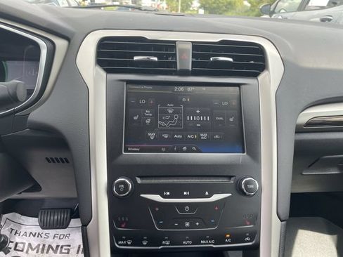 Used 2014 Ford Fusion SE w/ Equipment Group 202A FWD image 24