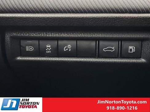 Used 2025 Toyota Camry SE image 24