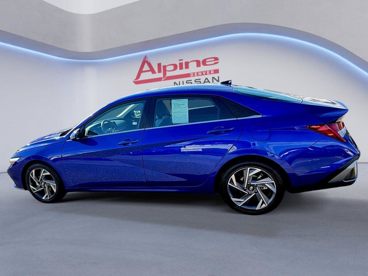 Used 2025 Hyundai Elantra Limited FWD image 2