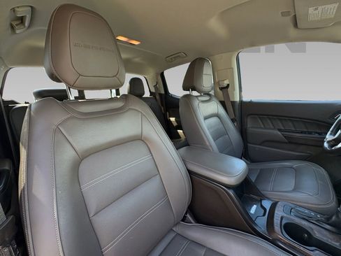 Used 2022 GMC Canyon Denali image 8