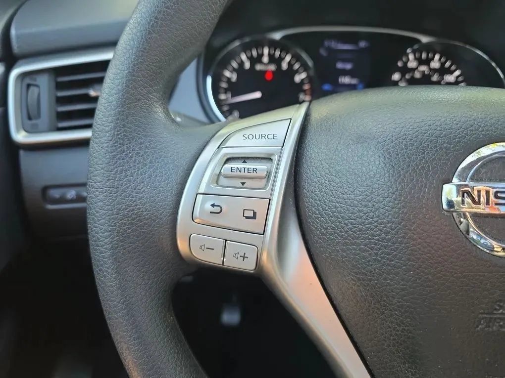 Used 2015 Nissan Rogue SV w/ SV Premium Package AWD/4WD image 20