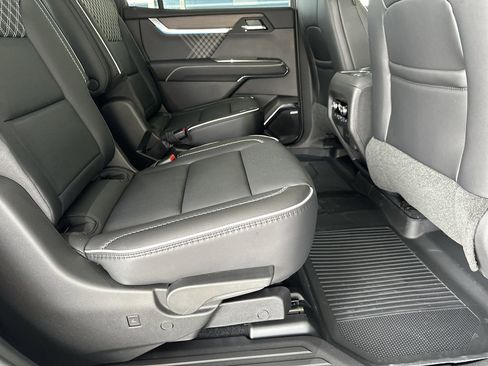 New 2026 GMC Acadia Denali w/ Super Cruise Package FWD image 39