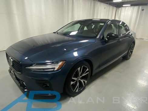Used 2025 Volvo S60 B5 Core AWD/4WD image 1