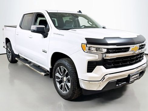 Used 2023 Chevrolet Silverado 1500 LT image 3