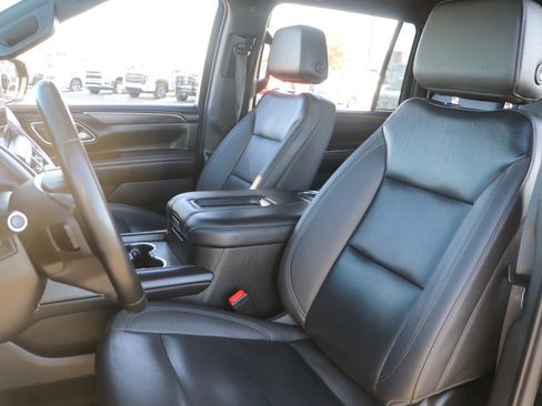 Used 2023 Chevrolet Suburban LT image 14