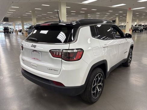 Used 2025 Jeep Compass Limited image 7