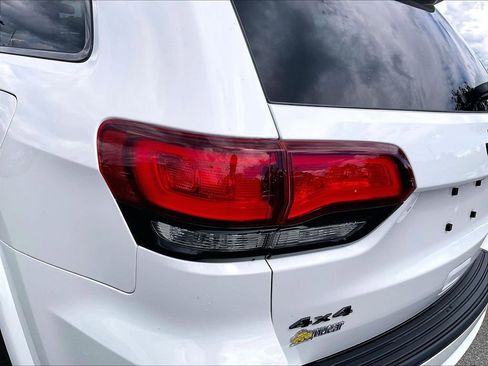 Used 2021 Jeep Grand Cherokee Laredo X AWD/4WD image 30