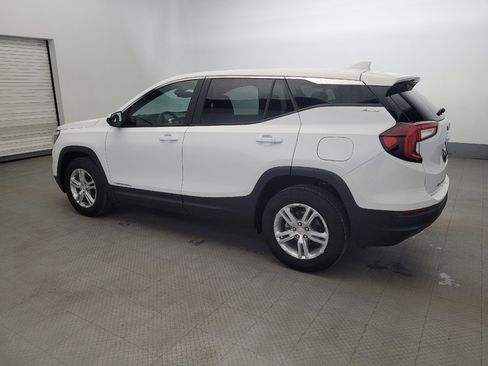Used 2023 GMC Terrain SLE AWD/4WD image 3