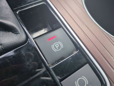 Used 2021 Toyota Sienna XLE FWD image 31