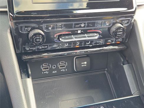 New 2025 Jeep Grand Cherokee Altitude image 31