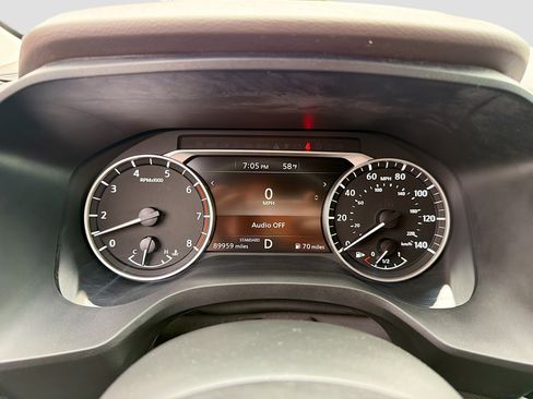 Used 2023 Nissan Rogue S FWD image 18