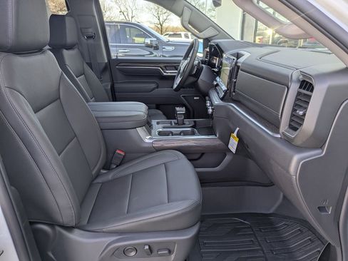 New 2026 GMC Sierra 1500 SLT image 27