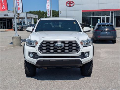 Used 2021 Toyota Tacoma TRD Off-Road AWD/4WD image 8