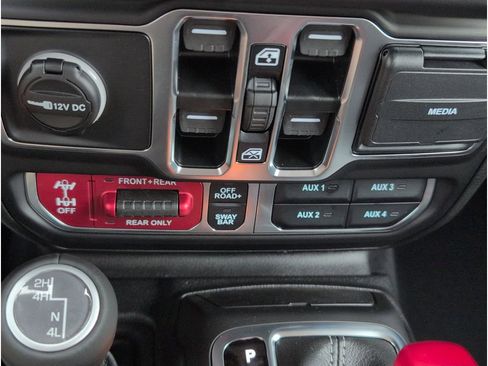 New 2025 Jeep Wrangler Rubicon w/ XTREMEE 35" Tire Package image 17