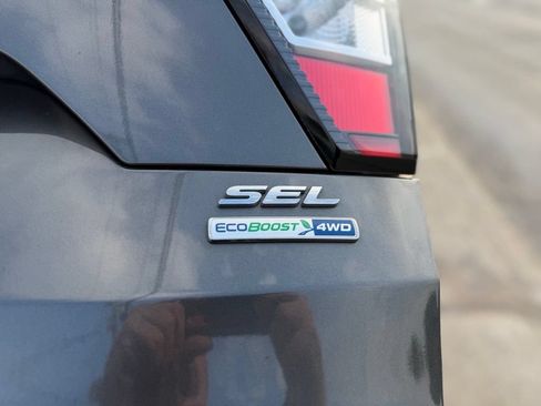Used 2018 Ford Escape SEL AWD/4WD image 16