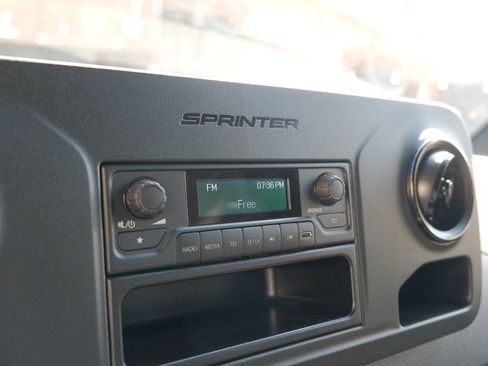 Used 2025 Mercedes-Benz Sprinter 2500 image 15