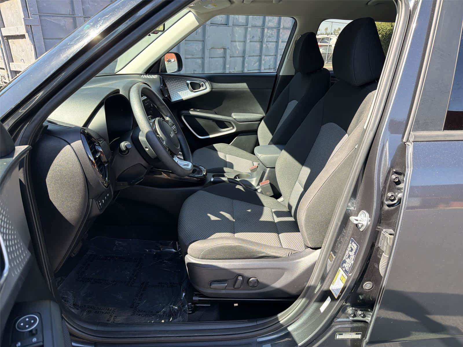 Used 2023 Kia Soul S FWD image 12