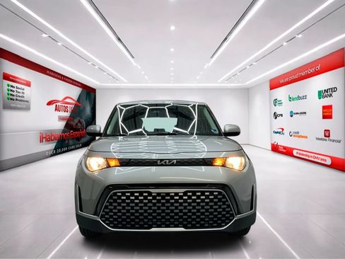 Used 2023 Kia Soul EX FWD image 2