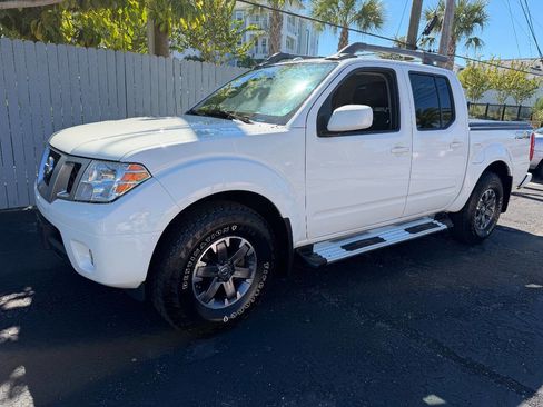 Used 2017 Nissan Frontier PRO-4X image 13