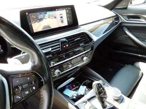 Used 2020 BMW 530i xDrive w/ Convenience Package image 16