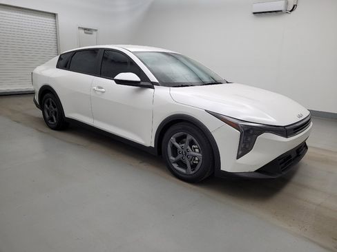 Used 2025 Kia K4 LXS image 11