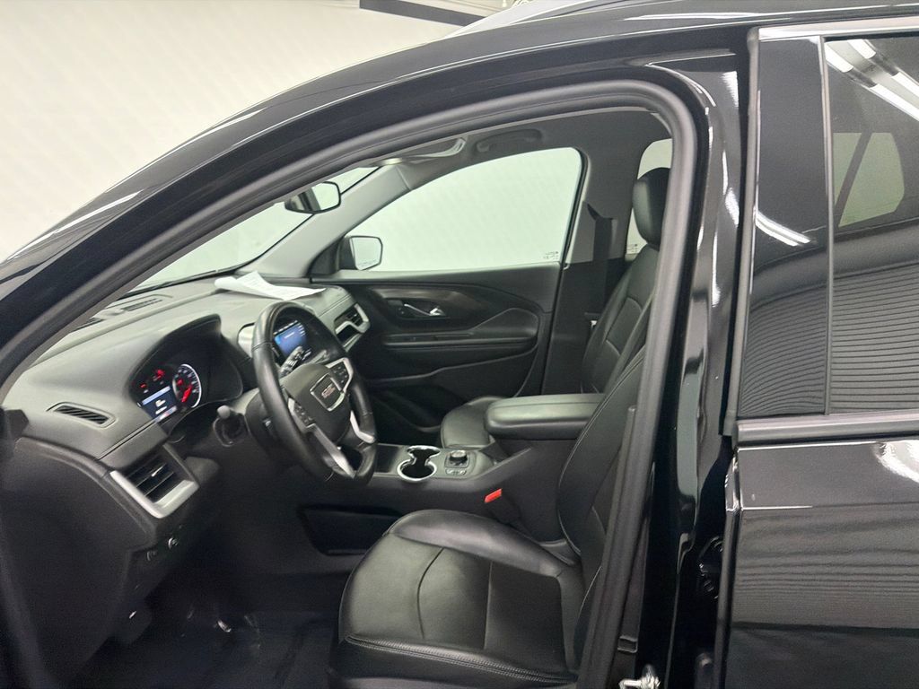 Used 2024 GMC Terrain SLT AWD/4WD image 9