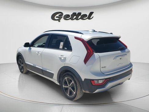 Used 2023 Kia Niro EX FWD image 7