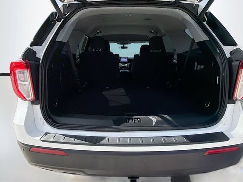 Used 2023 Ford Explorer XLT RWD image 27