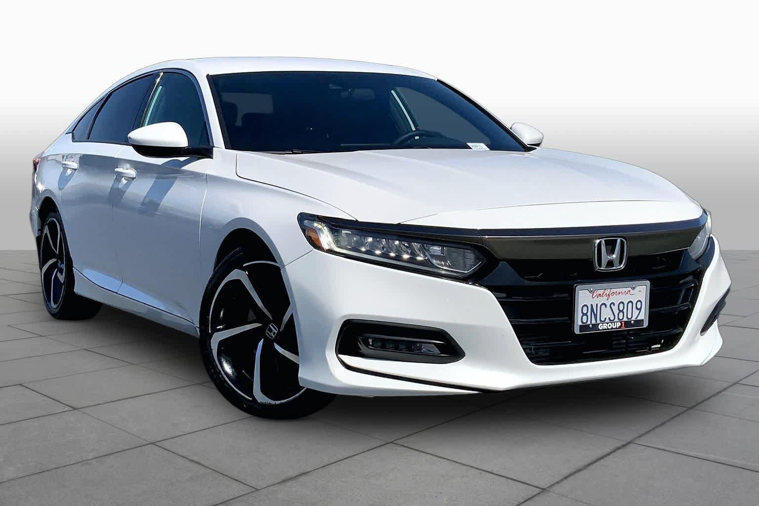 Used 2018 Honda Accord Sport image 2