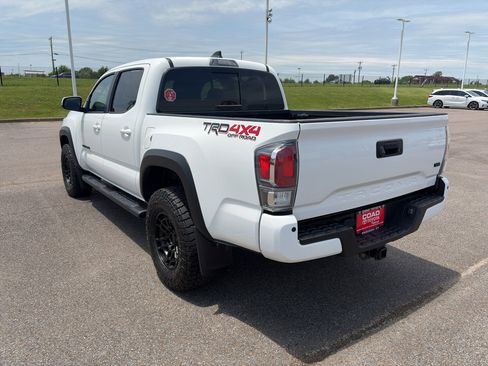 Certified 2023 Toyota Tacoma TRD Off-Road w/ Technology Package AWD/4WD image 3