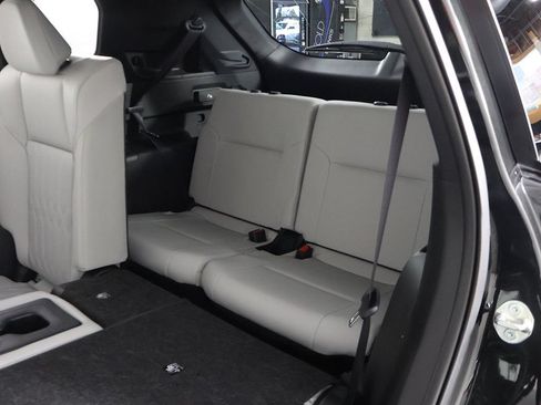 Used 2025 Mitsubishi Outlander AWD image 39
