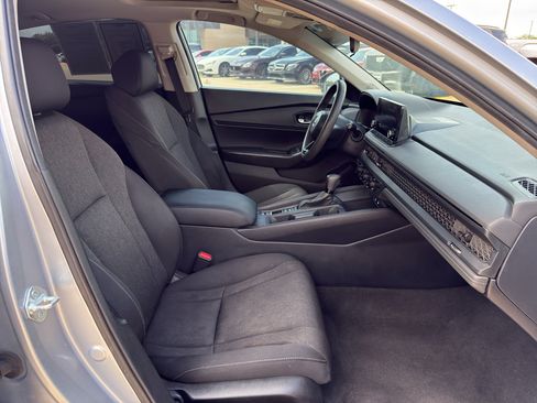 Used 2024 Honda Accord EX image 12