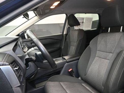Used 2025 Nissan Rogue SV FWD image 9