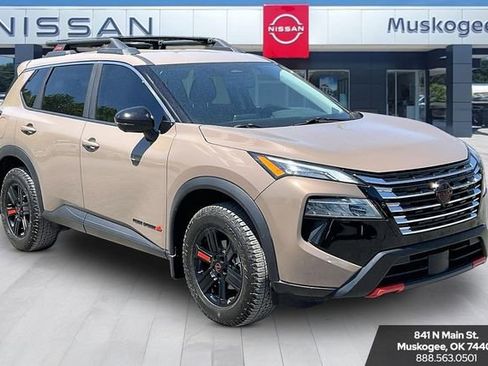 Used 2025 Nissan Rogue SV w/ Rock Creek Premium Package AWD/4WD image 1