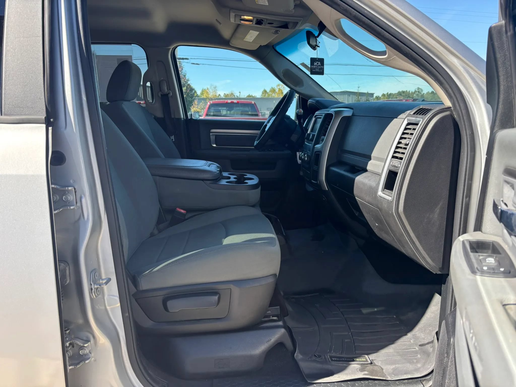 Used 2017 RAM 2500 SLT AWD/4WD image 18
