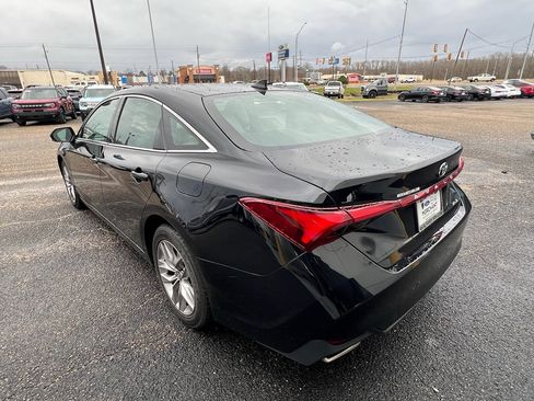 Used 2021 Toyota Avalon XLE w/ Moonroof Package image 7