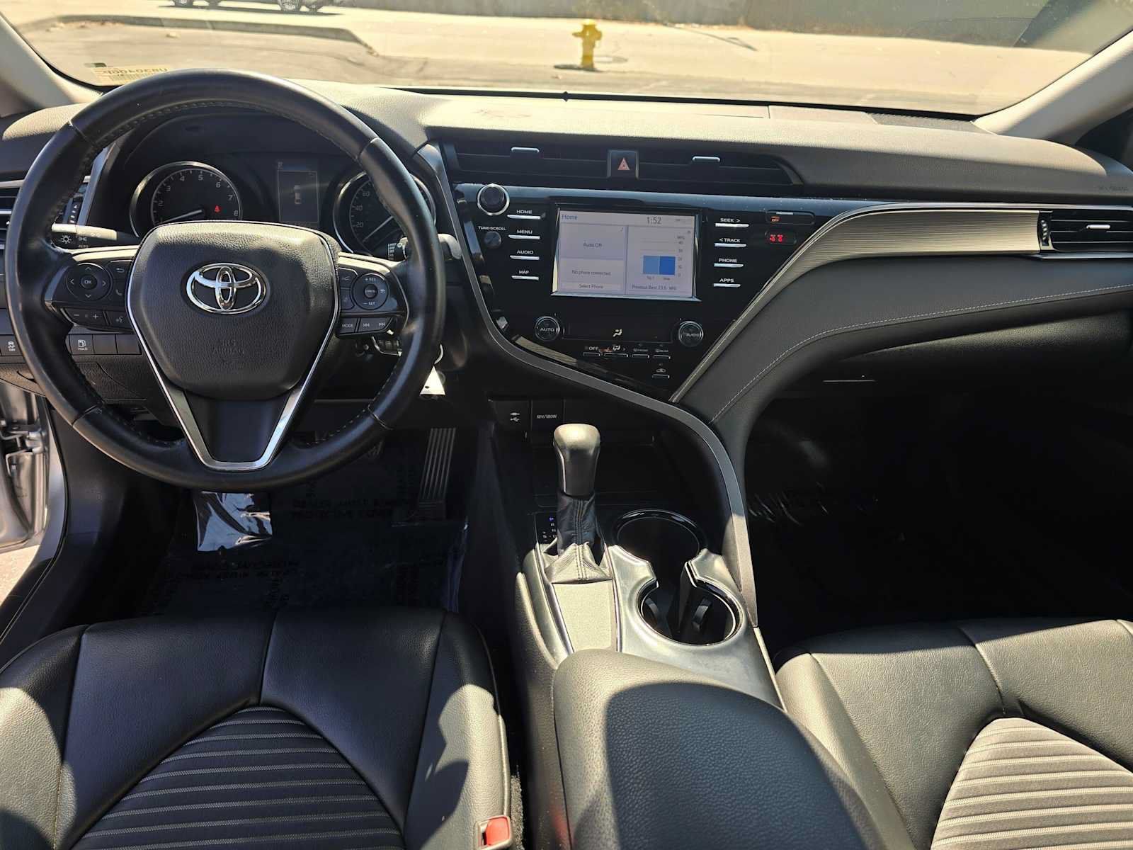 Used 2019 Toyota Camry SE FWD image 18