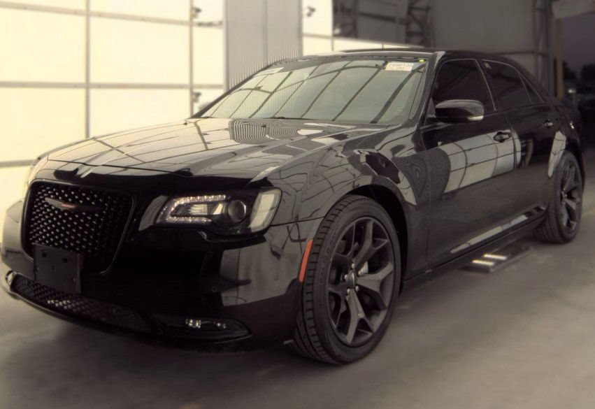 Used 2022 Chrysler 300 S RWD image 2
