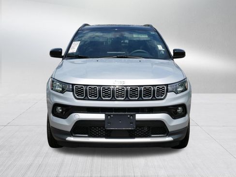 Used 2025 Jeep Compass Limited AWD/4WD image 2