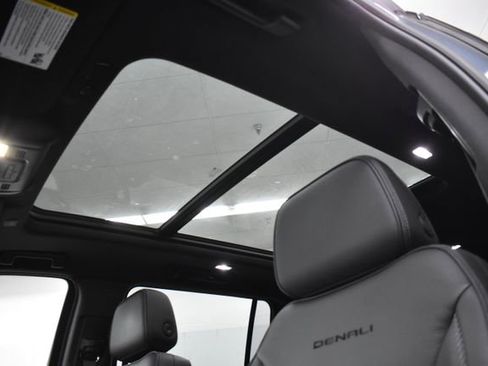 Used 2021 GMC Yukon XL Denali image 18