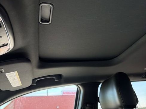 Used 2016 Jeep Grand Cherokee Limited image 16