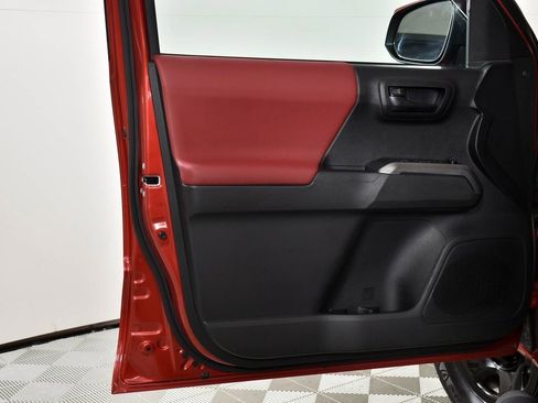 Used 2022 Toyota Tacoma SR5 image 17