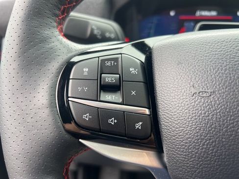 Certified 2025 Ford Explorer ST-Line image 9