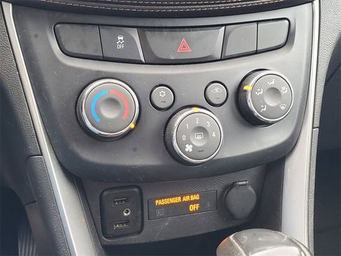 Used 2019 Chevrolet Trax LS image 20