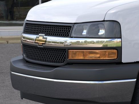 New 2026 Chevrolet Express 2500 w/ Driver Convenience Package RWD image 20
