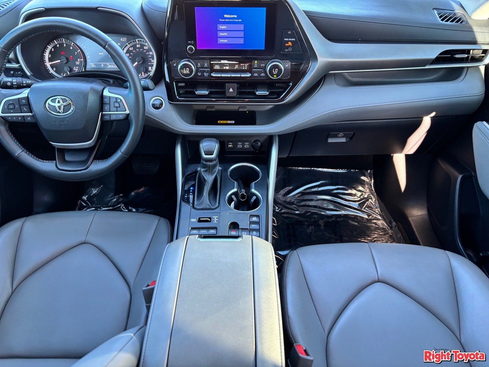 Used 2024 Toyota Highlander XLE AWD/4WD image 18
