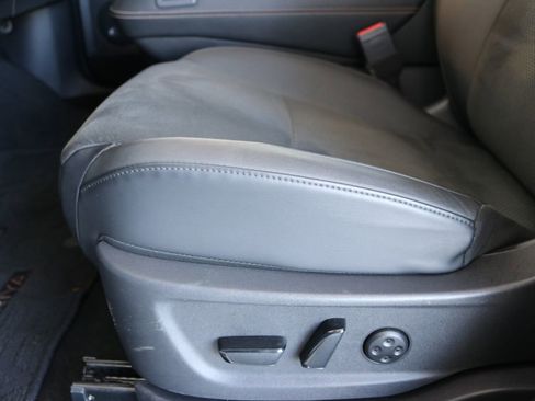 Used 2023 Nissan Ariya AWD image 16