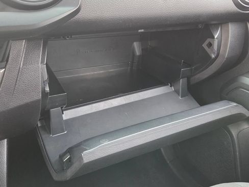 Used 2018 Toyota Tacoma SR RWD image 30